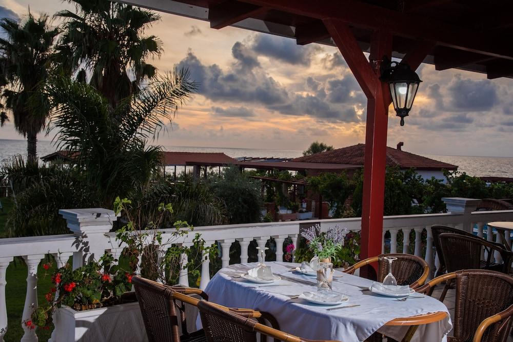 Poseidon Beach Hotel Кастросикия Экстерьер фото