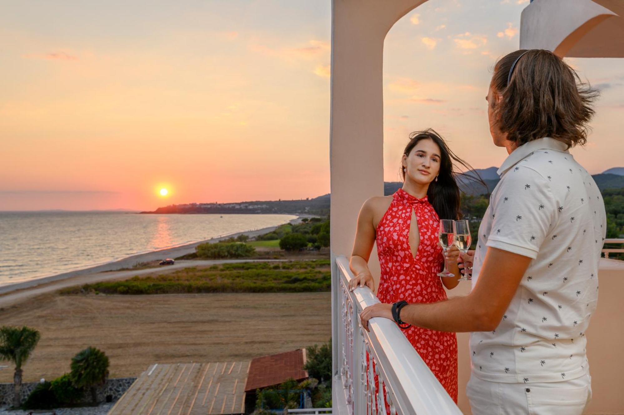 Poseidon Beach Hotel Кастросикия Экстерьер фото