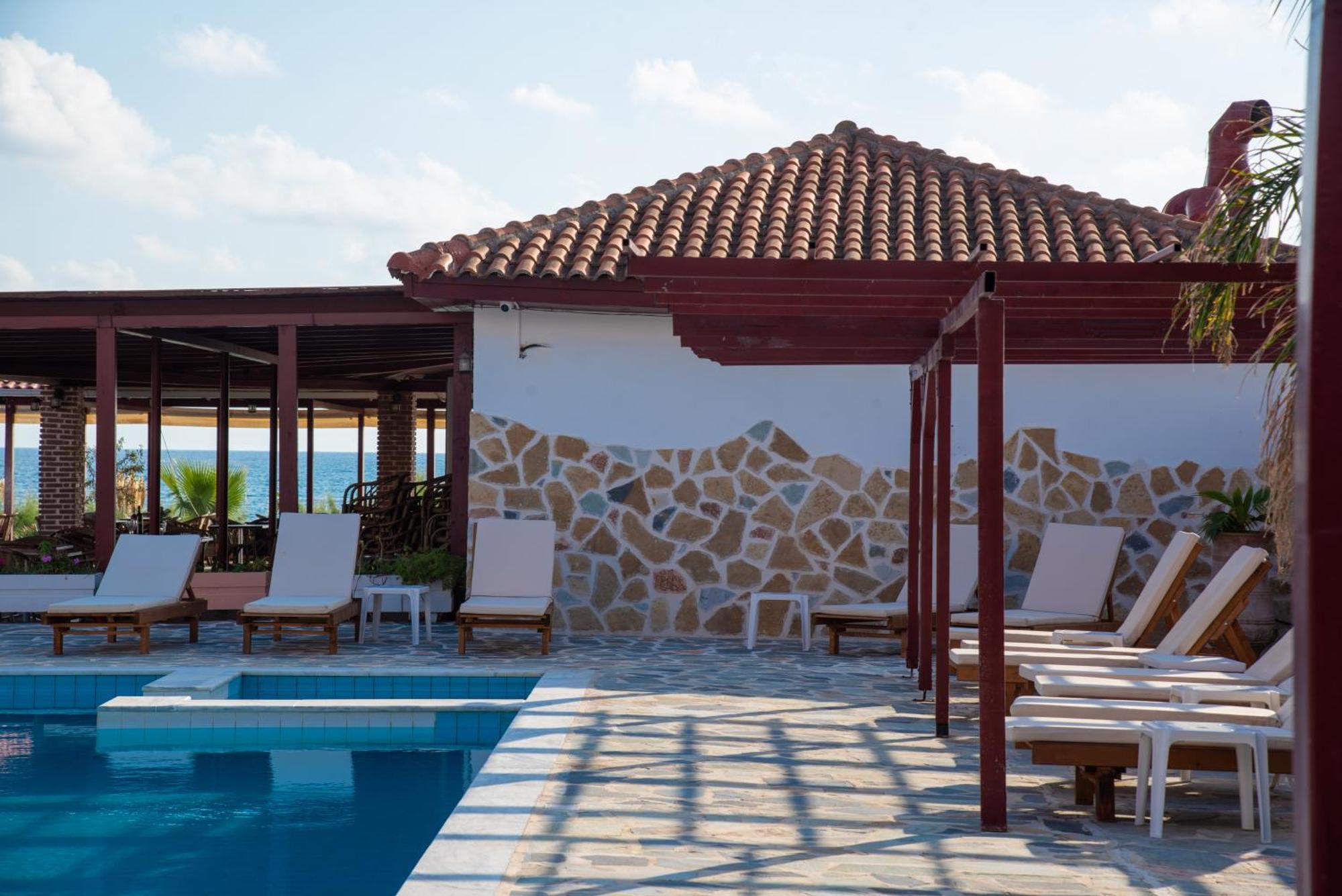 Poseidon Beach Hotel Кастросикия Экстерьер фото
