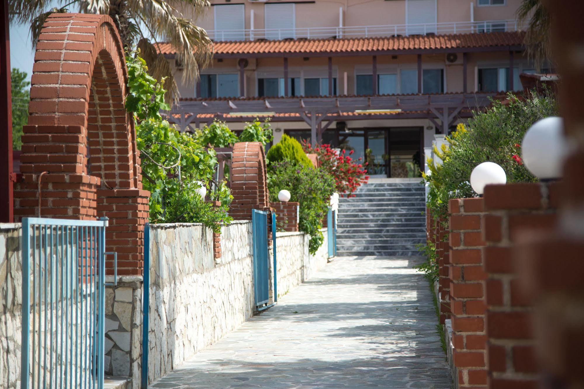 Poseidon Beach Hotel Кастросикия Экстерьер фото